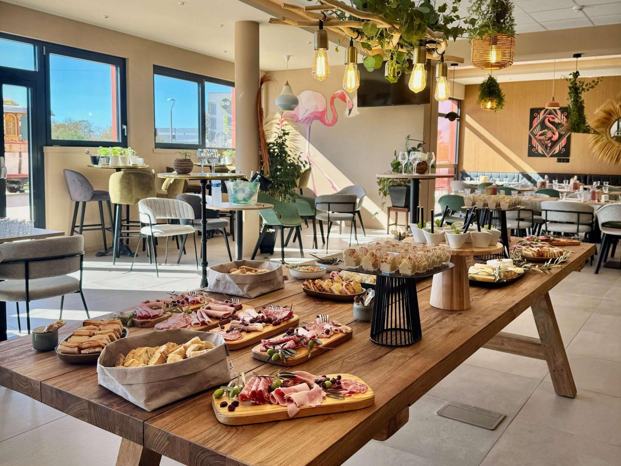 Aparthotel Adagio Access Porte De Camargue Saint-Martin-de-Crau Εξωτερικό φωτογραφία
