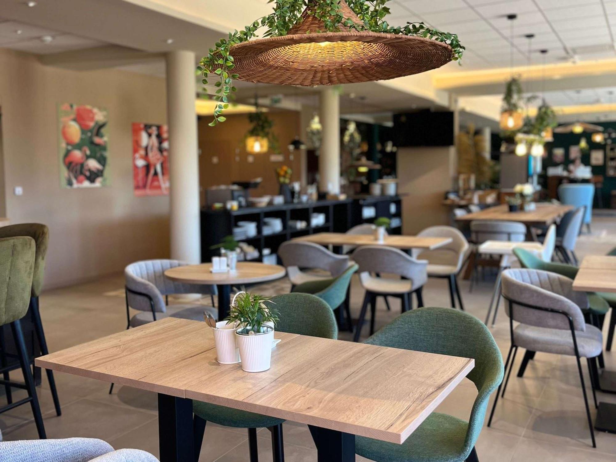 Aparthotel Adagio Access Porte De Camargue Saint-Martin-de-Crau Εξωτερικό φωτογραφία