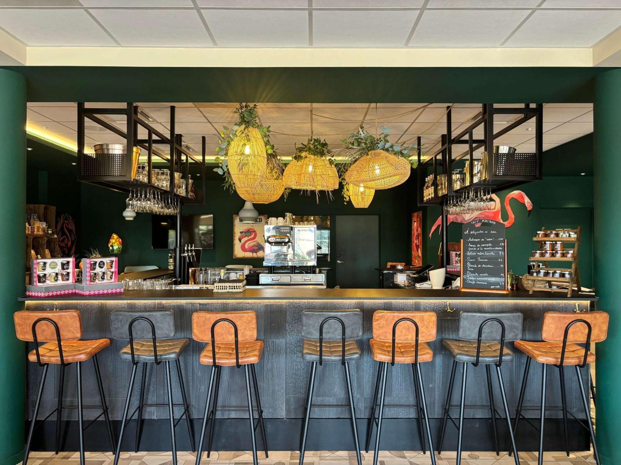 Aparthotel Adagio Access Porte De Camargue Saint-Martin-de-Crau Εξωτερικό φωτογραφία