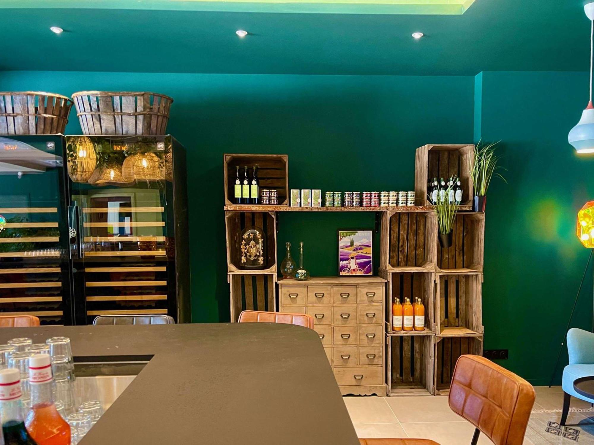 Aparthotel Adagio Access Porte De Camargue Saint-Martin-de-Crau Εξωτερικό φωτογραφία
