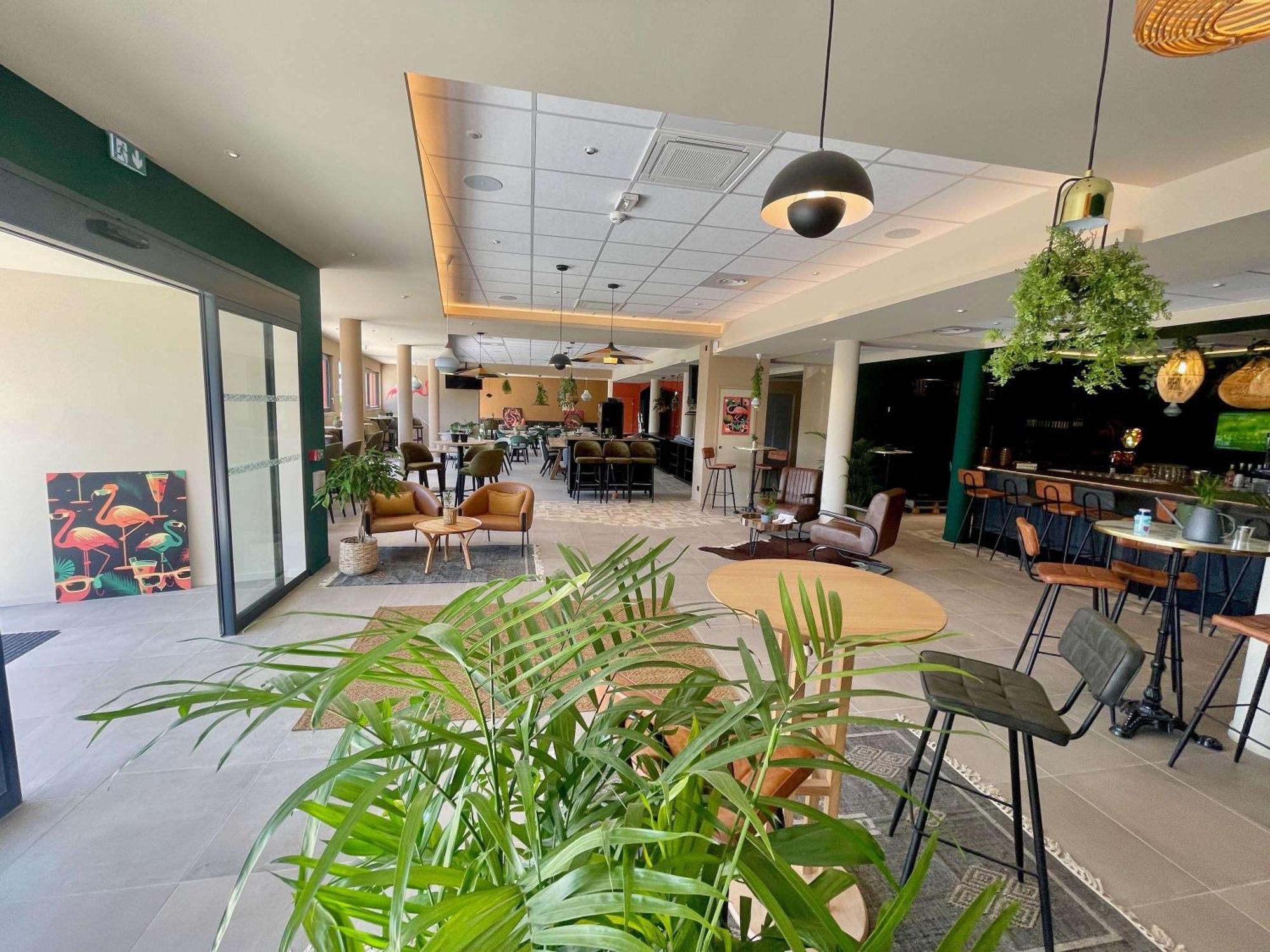 Aparthotel Adagio Access Porte De Camargue Saint-Martin-de-Crau Εξωτερικό φωτογραφία